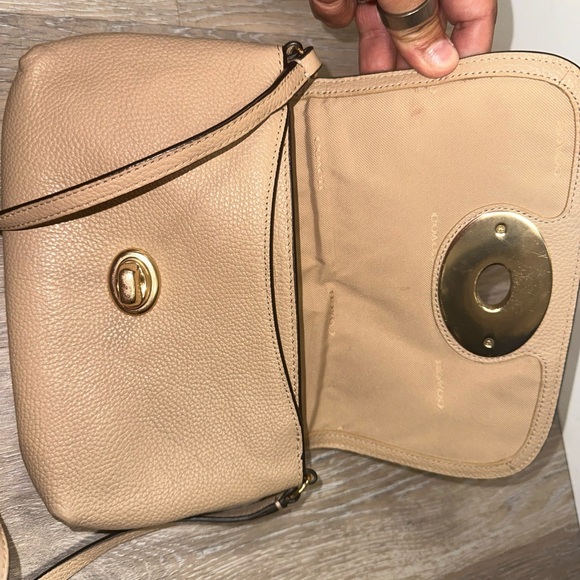 Coach Crossbody Beige Tones Size 6H X 8L Fold Over Vintage Look Small Bag - Picture 8 of 13
